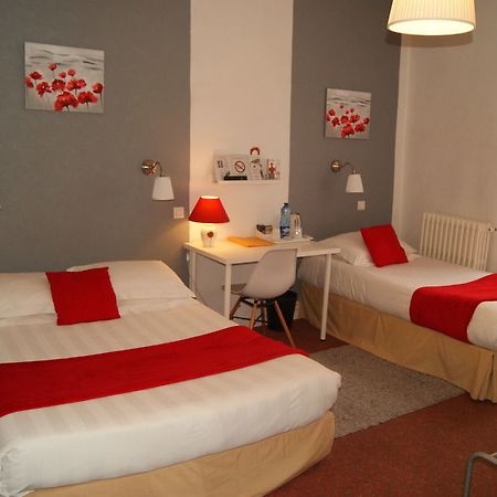 Contact Hotel Les Platanes Villeneuve Sur Lot Centre Екстер'єр фото