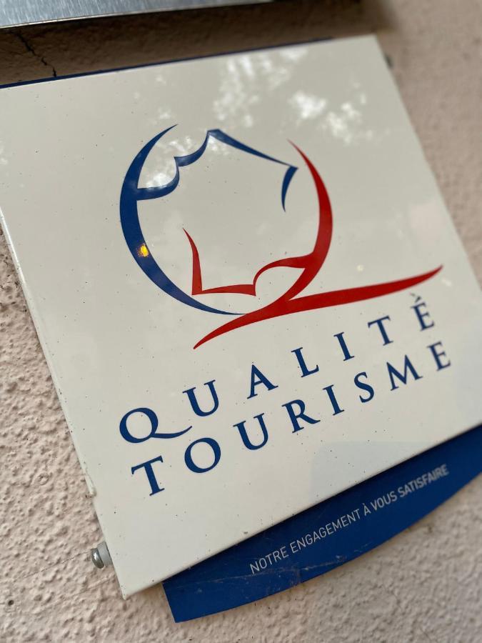 Contact Hotel Les Platanes Villeneuve Sur Lot Centre Екстер'єр фото