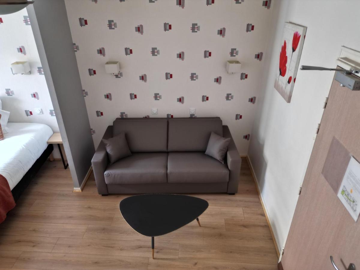 Contact Hotel Les Platanes Villeneuve Sur Lot Centre Екстер'єр фото