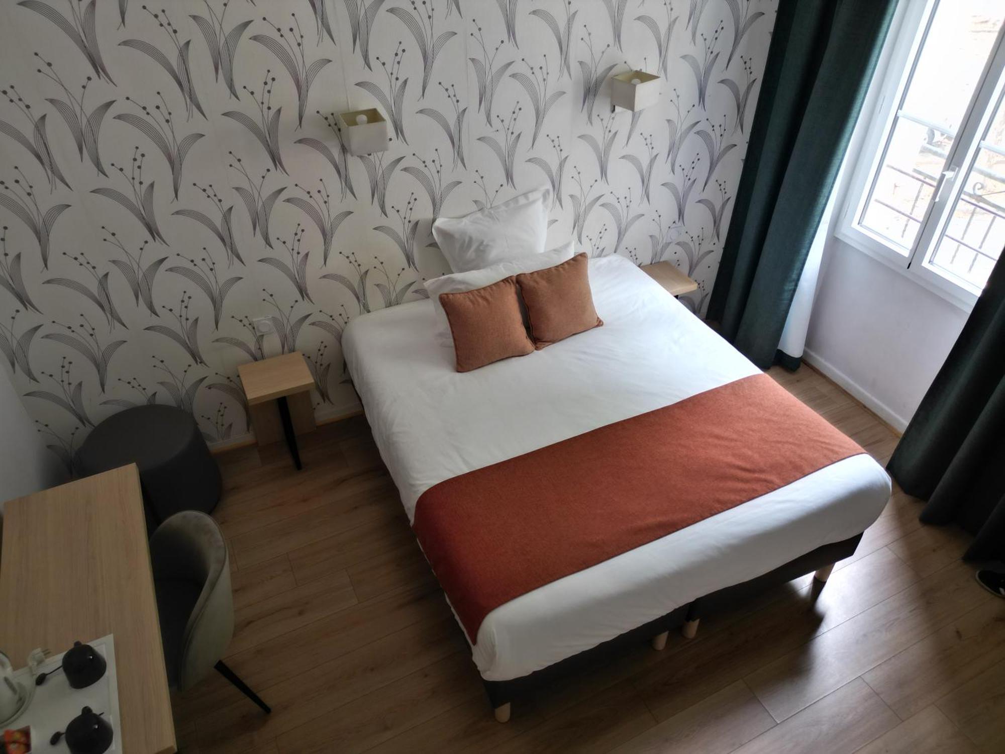 Contact Hotel Les Platanes Villeneuve Sur Lot Centre Екстер'єр фото