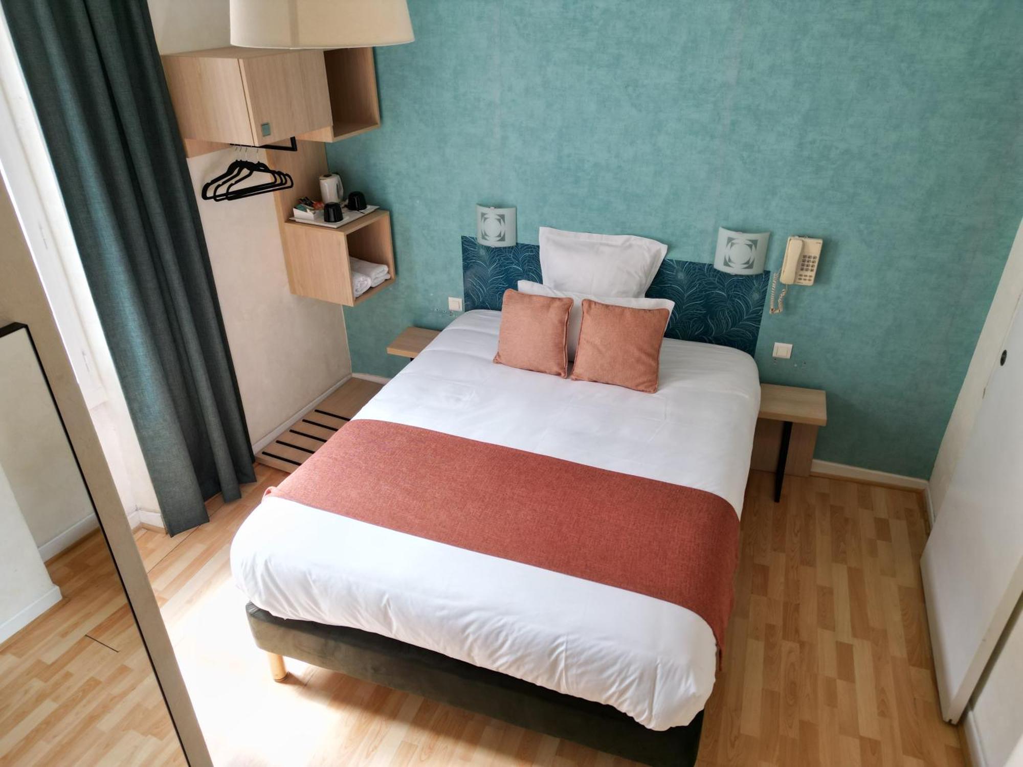 Contact Hotel Les Platanes Villeneuve Sur Lot Centre Екстер'єр фото