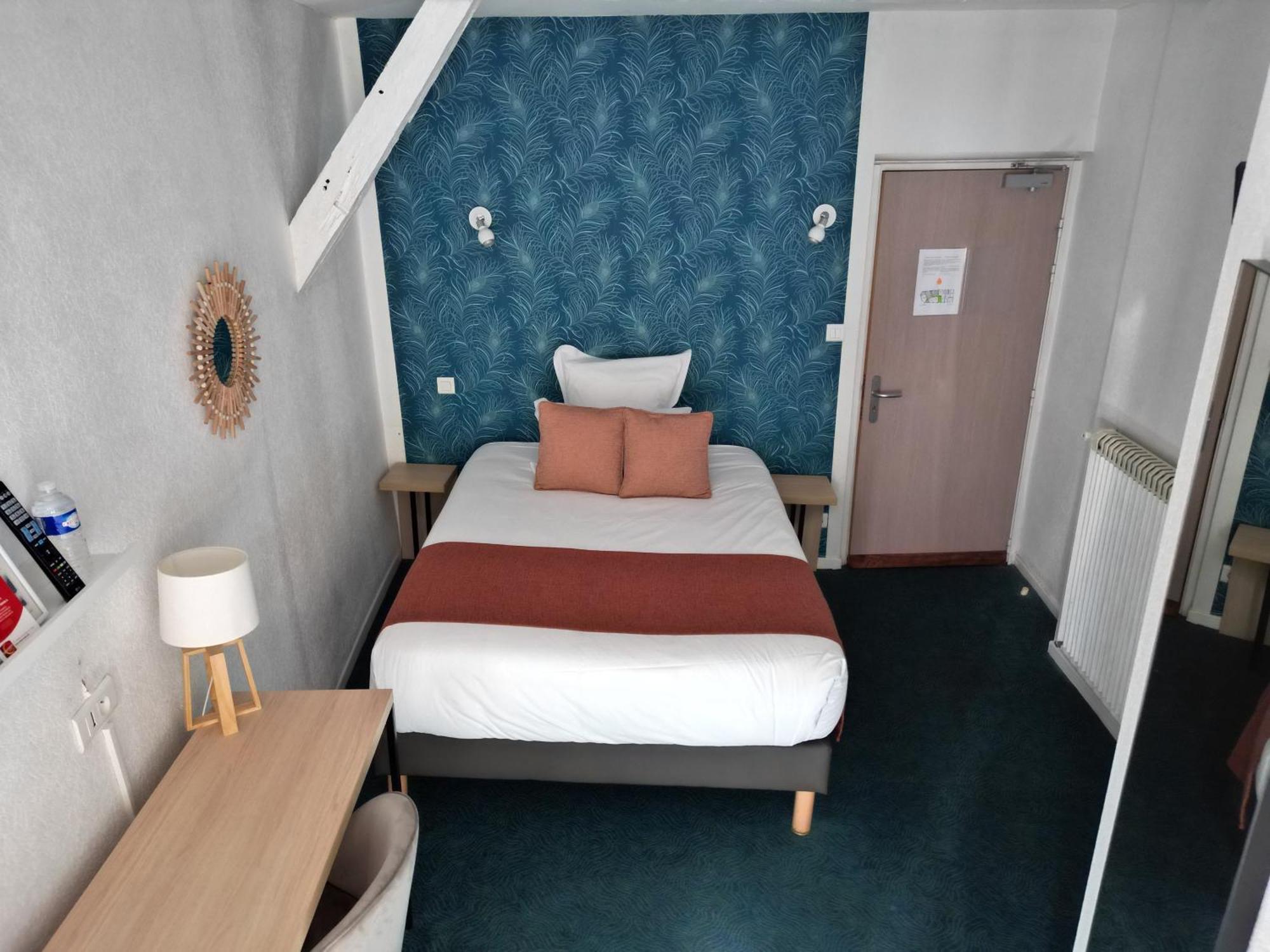 Contact Hotel Les Platanes Villeneuve Sur Lot Centre Екстер'єр фото