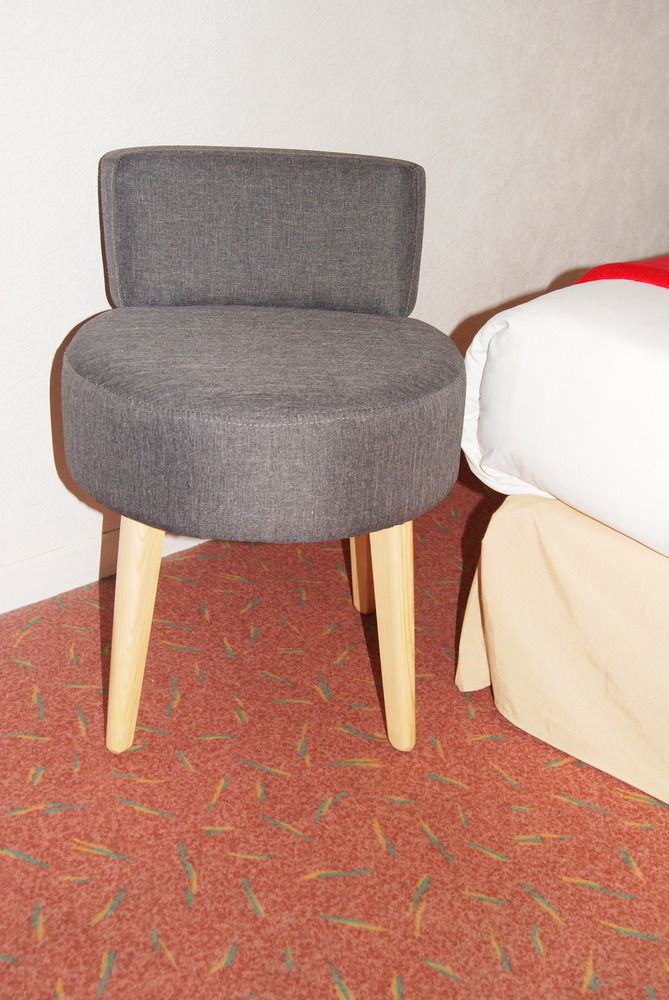 Contact Hotel Les Platanes Villeneuve Sur Lot Centre Екстер'єр фото